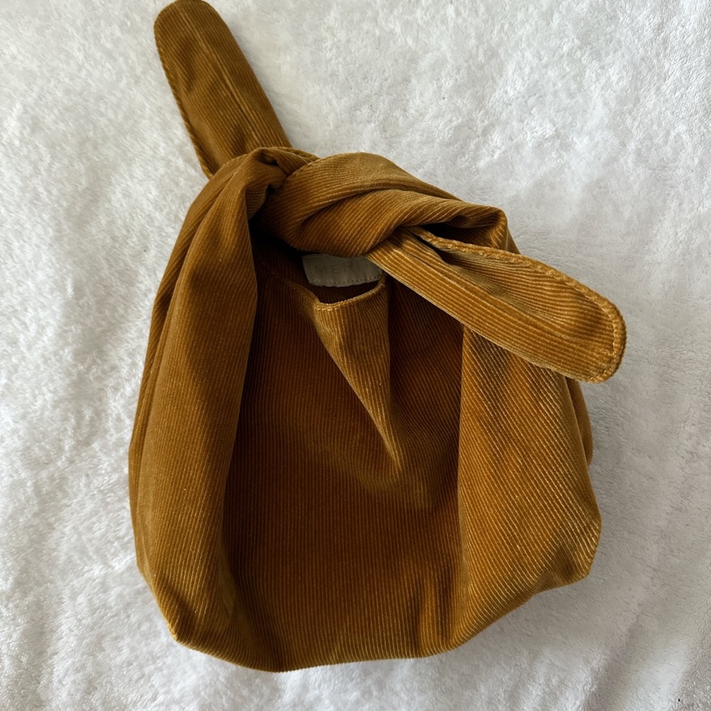 Merit signature minimalist tie makeup bag in cognac corduroy